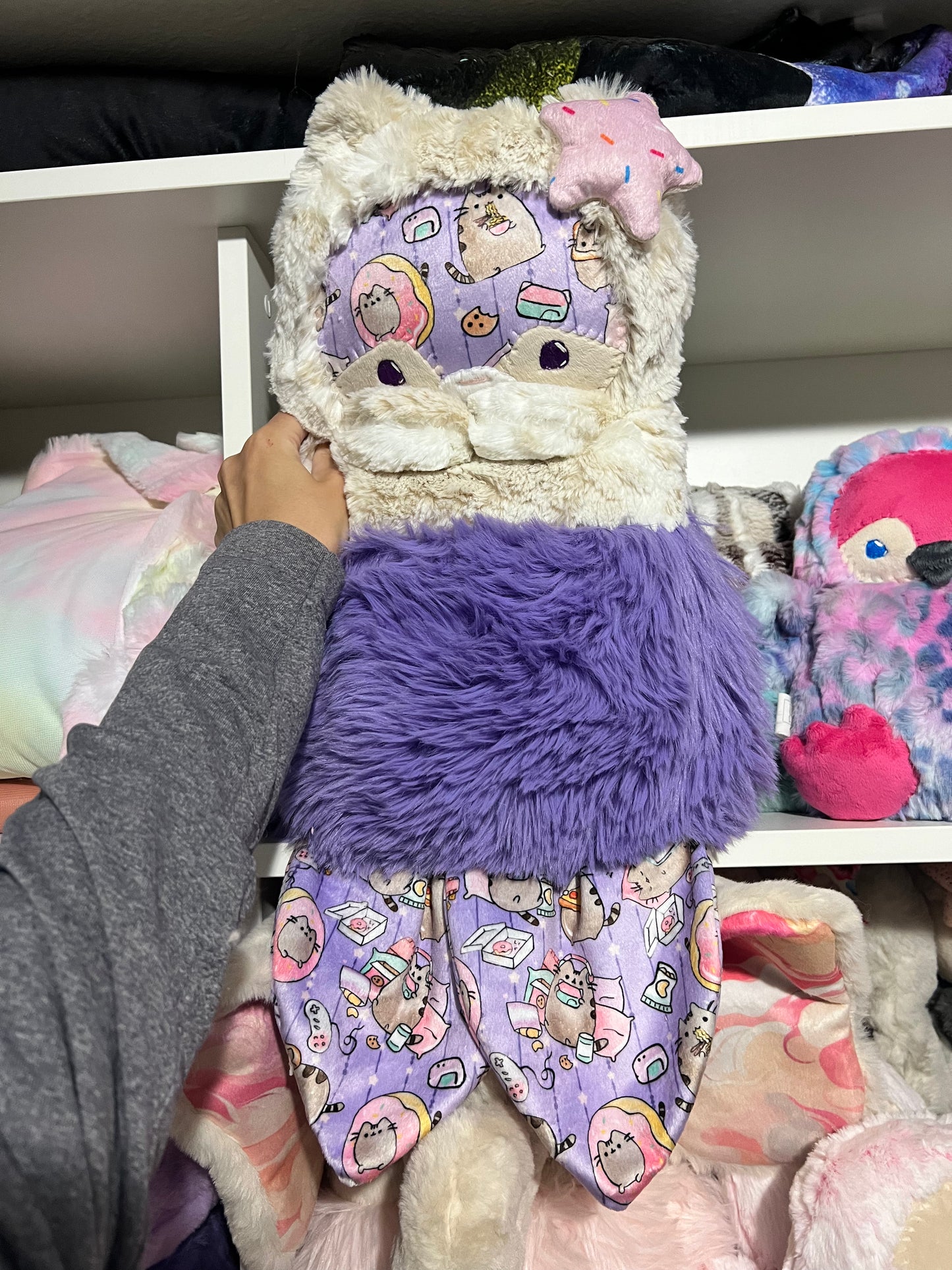 Kitty treats Mer-Kitty